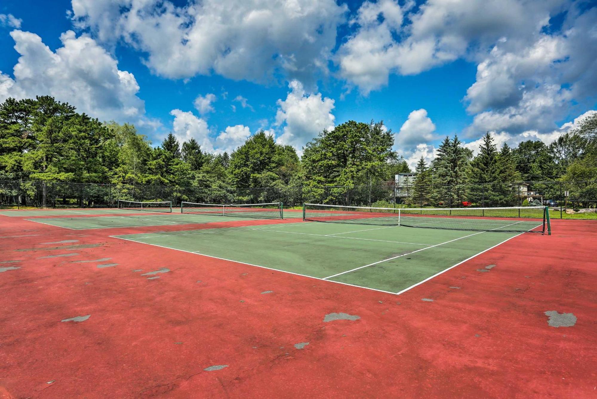 Community Perks Updated Retreat! Albrightsville