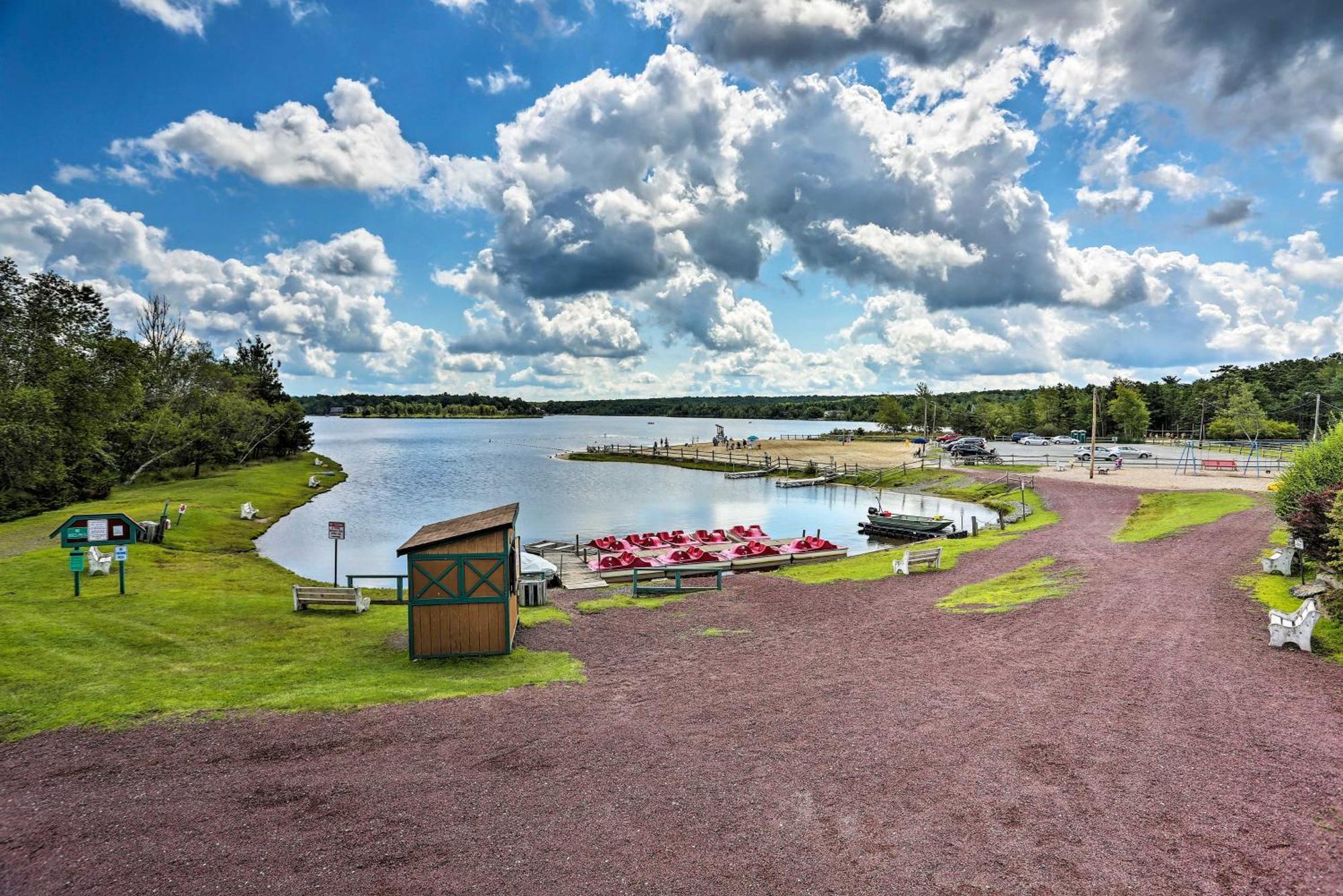 Community Perks Updated Retreat! Holiday home